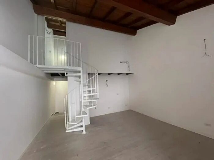 Appartamento con 6 locali in vendita in Via Bussi, Viterbo