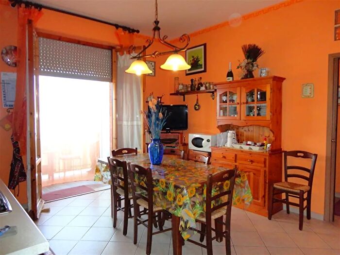 Appartamento quadrilocale in vendita in Via II Giugno a Certaldo Firenze, Certaldo