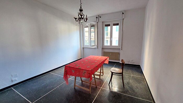 Appartamento trilocale in vendita in Via Aurelio Robino, Genova