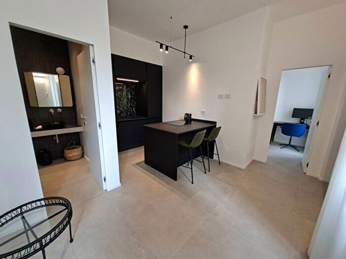 Appartamento bilocale in affitto in Via Pietro di Pietramellara, Dergano, Milano