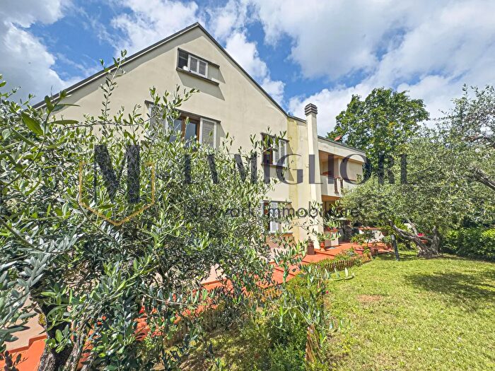 Casa con 13 locali in vendita in Serravalle Pistoiese