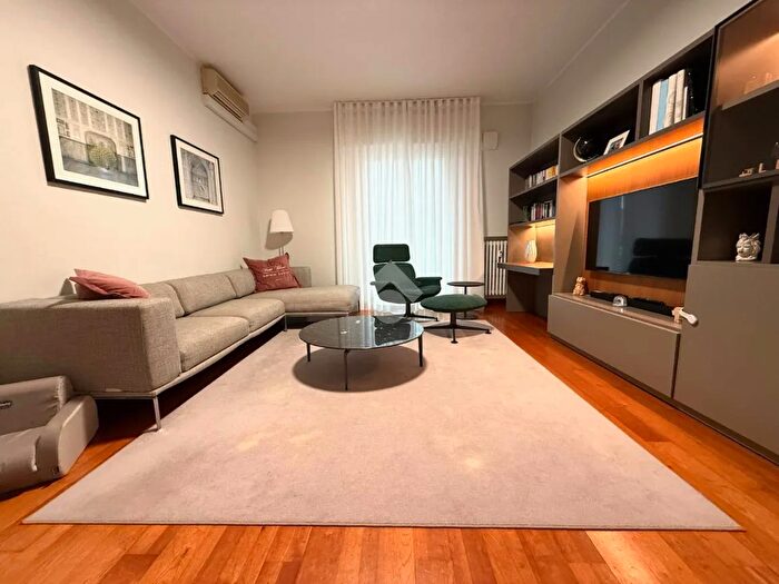 Appartamento trilocale in vendita in Via Madonna della Scala, Rimini