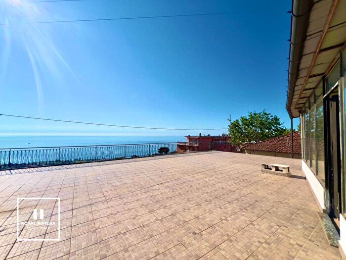Casa con 6 locali in vendita in Via Costa, Foce Semeria, Sanremo