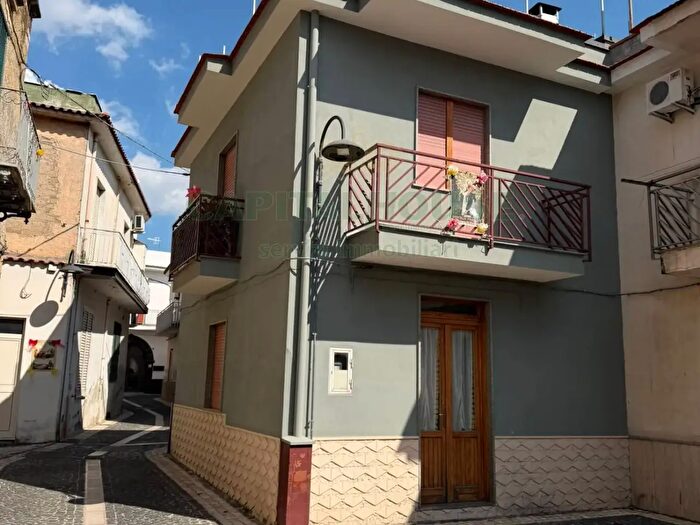 Appartamento trilocale in vendita in Sperone