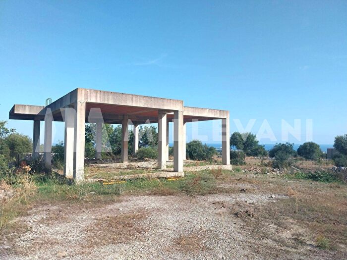 Casa con 6 locali in vendita in Modica