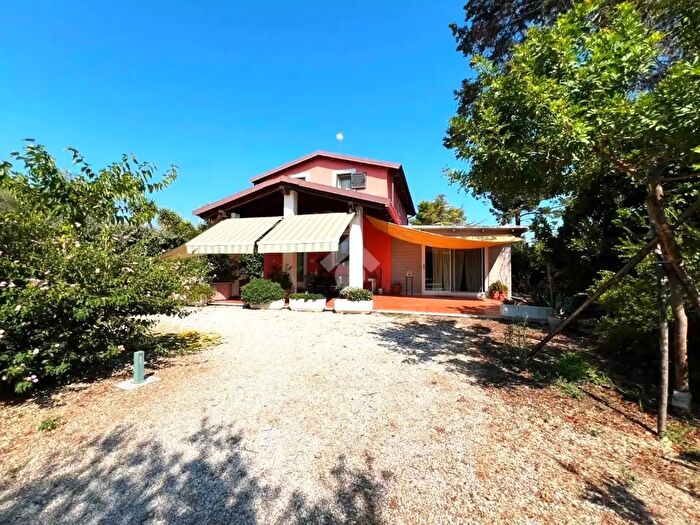 Casa con 5 locali in vendita in Via Vecchia Francavilla, Mesagne