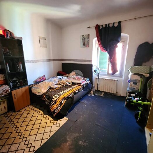 Appartamento con 5 locali in vendita in Via Certosa, Genova