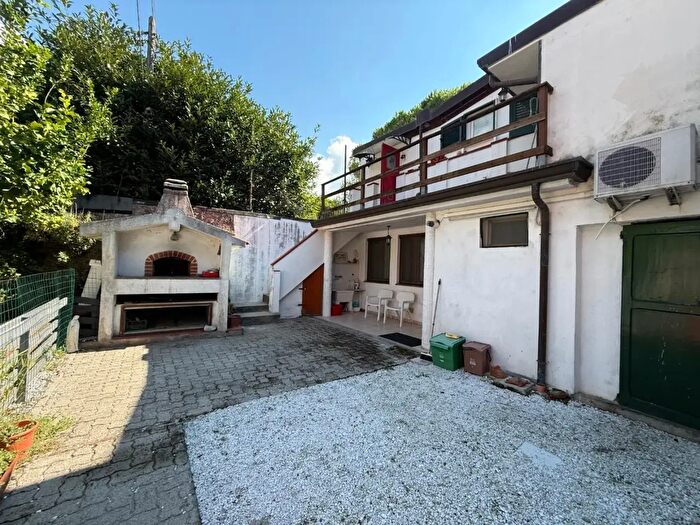Casa quadrilocale in vendita in Felice Cavallotti, Massa