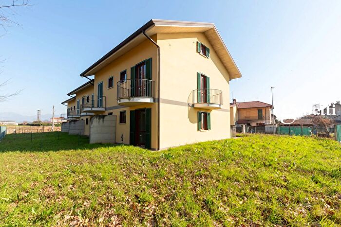 Casa quadrilocale in vendita in Via Cascina Cazzullo Snc, Sulbiate