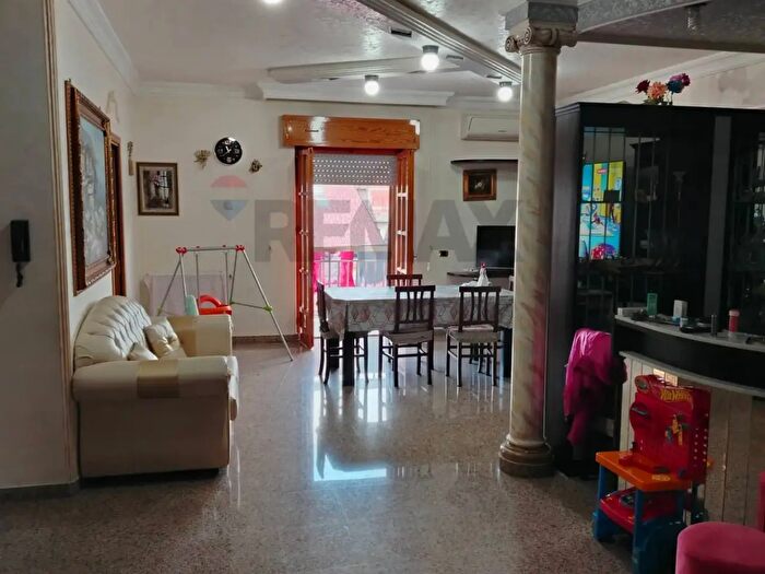 Appartamento con 5 locali in vendita in Via Panama, Gela