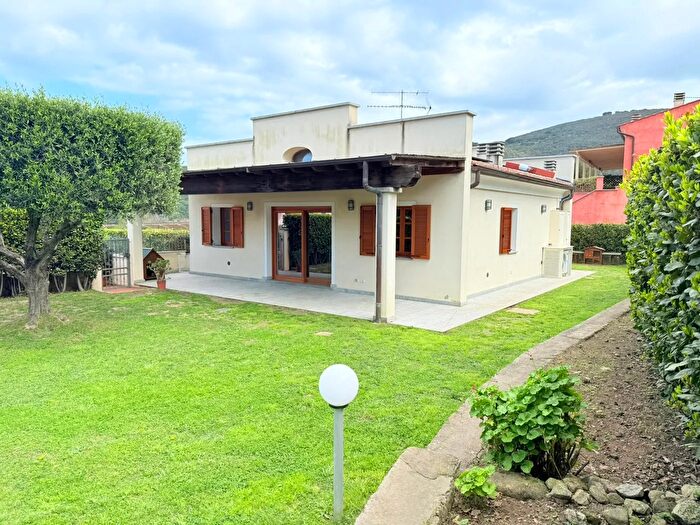 Casa quadrilocale in vendita in Marciana Marina