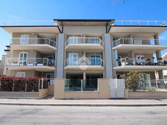 Appartamento trilocale in vendita in Lungomare Rodi, Giulianova