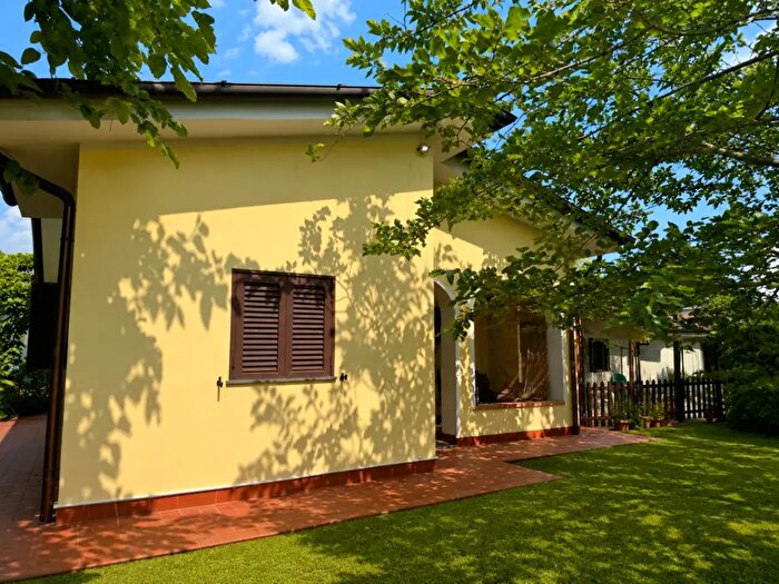 Casa con 5 locali in vendita in Aurelia Sud, Viareggio