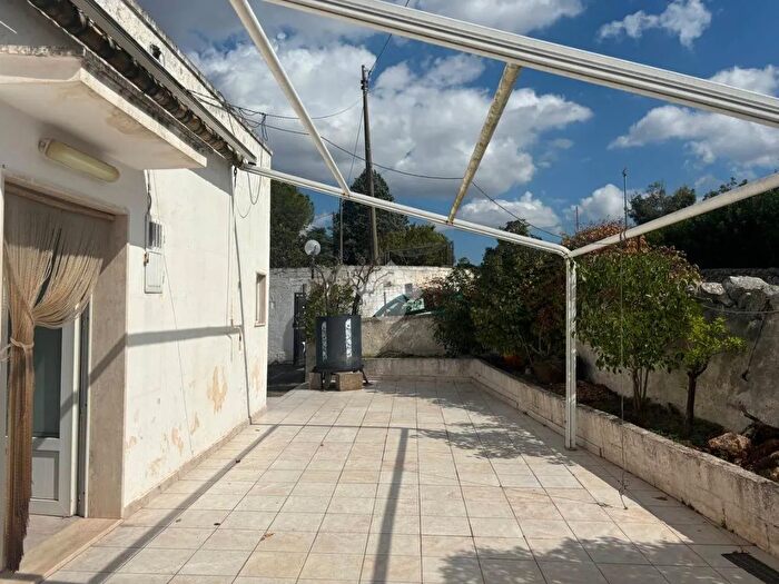 Casa trilocale in vendita in Strada Cisternino, Martina Franca