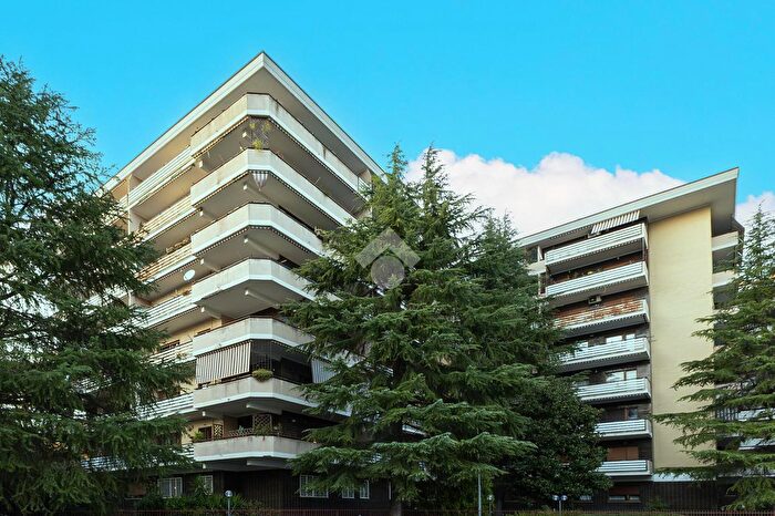 Appartamento bilocale in vendita in Via Simone Martini, Roma