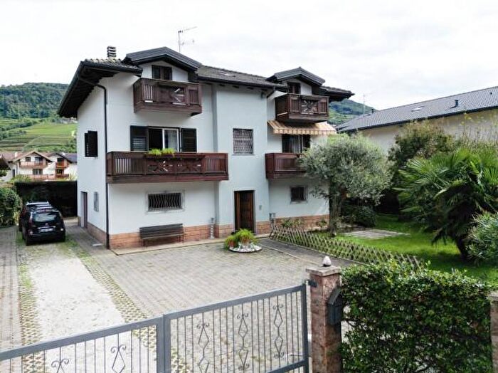 Casa con 6 locali in vendita in Terre dAdige