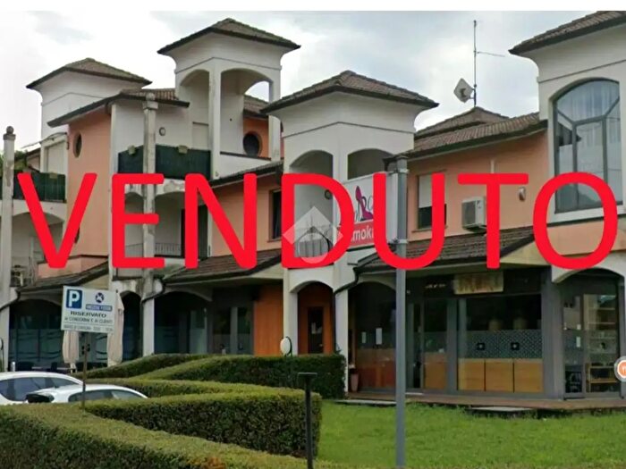 Appartamento trilocale in vendita in Via Sarnico, Capriolo