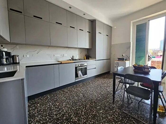 Appartamento quadrilocale in vendita in Via San Giovanni dAcri, Genova