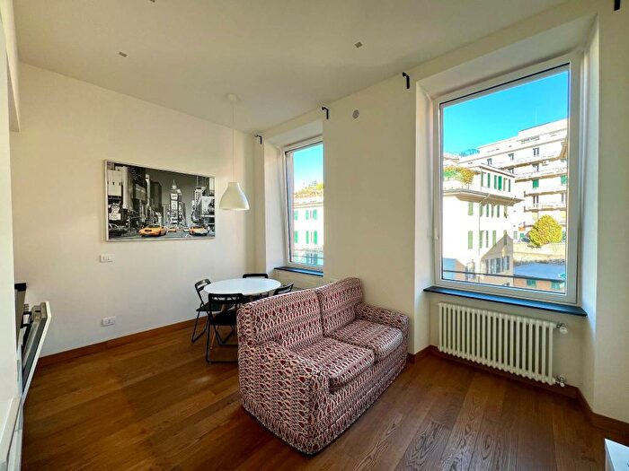 Appartamento bilocale in affitto in Via Palestro, Castelletto, Genova