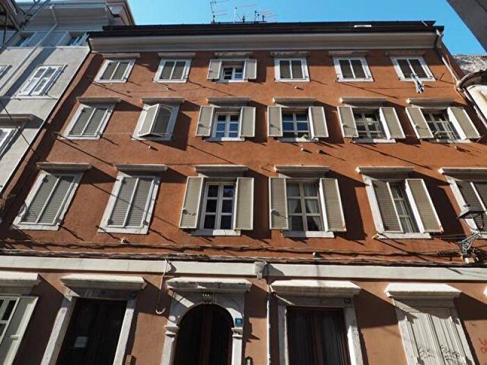 Appartamento bilocale in affitto in Città Vecchia, Trieste