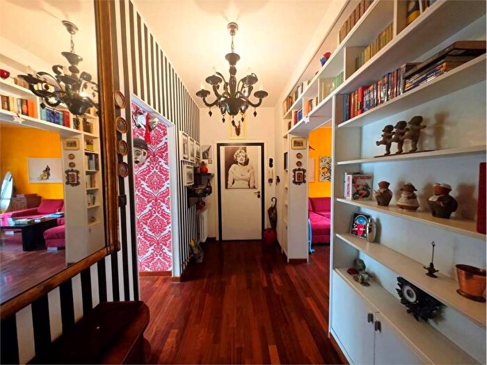 Appartamento con 5 locali in affitto in CENTRO, Centro Storico, Modena