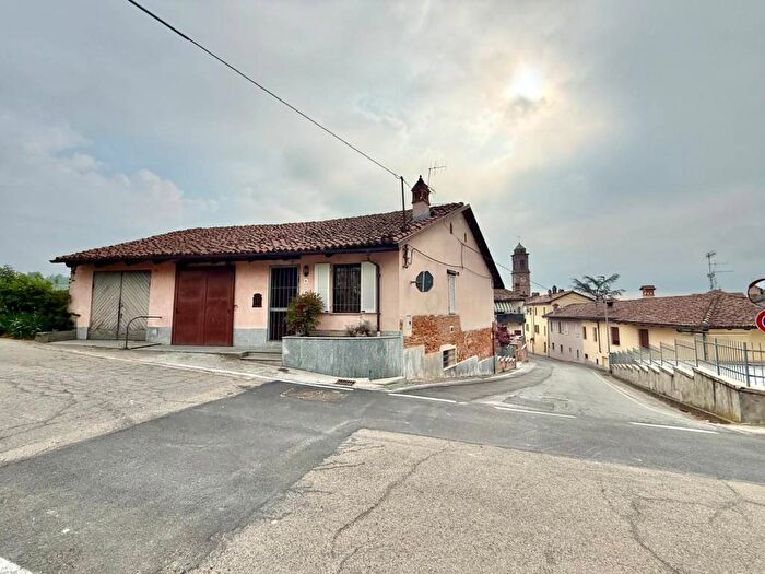 Appartamento bilocale in affitto in Via Mezzamontà, Piobesi dAlba