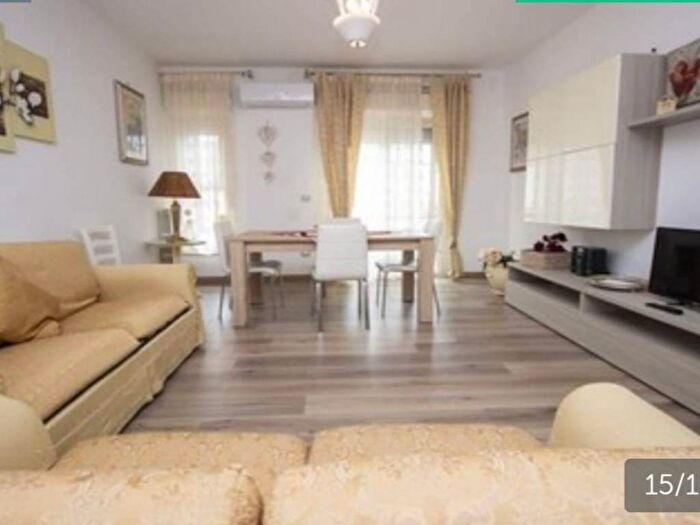 Appartamento trilocale in affitto in Via delle Mimose, Centro, Sabaudia