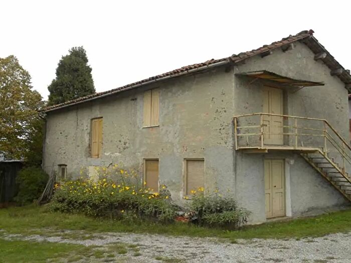 Casa con 12 locali in vendita in Centro Strada Provinciale, Pareto