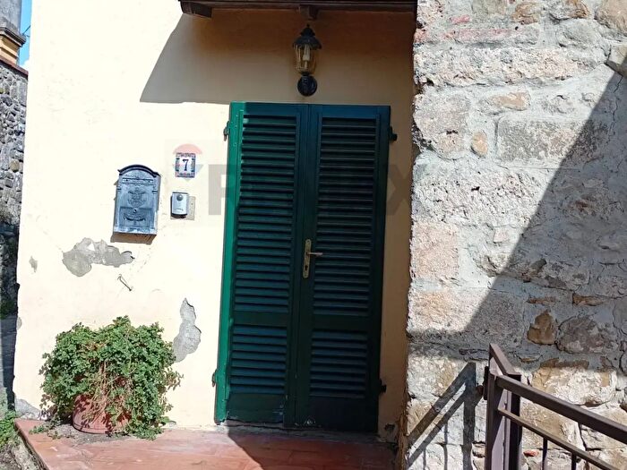 Casa trilocale in affitto in Piazza Campioni, Montecatini Terme