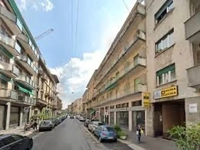 Appartamento trilocale in vendita in Via Achille Maiocchi, Milano