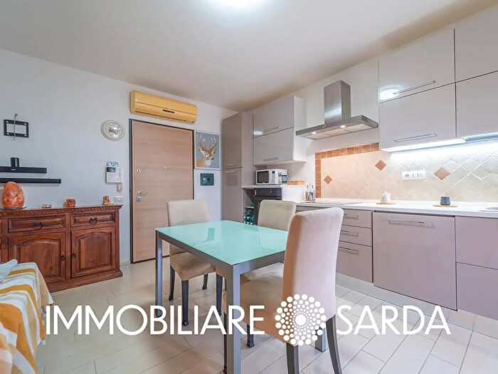 Appartamento trilocale in vendita in Via Bazzoni Sircana, Olbia