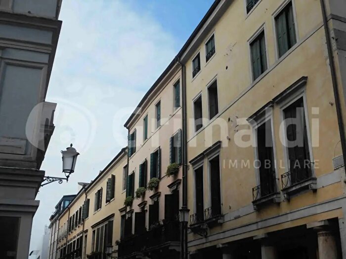 Appartamento bilocale in affitto in Via Roma, Padova