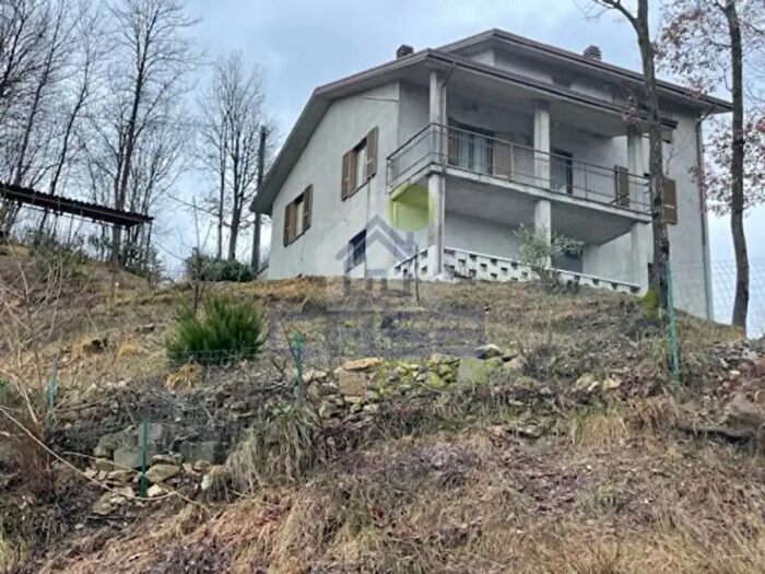 Casa con 6 locali in vendita in Localita Croce, Bettola