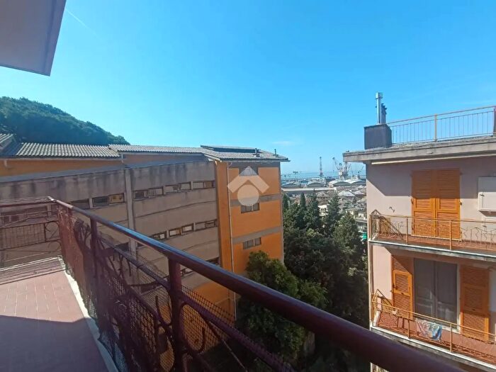Appartamento con 5 locali in vendita in Via Sery, Genova