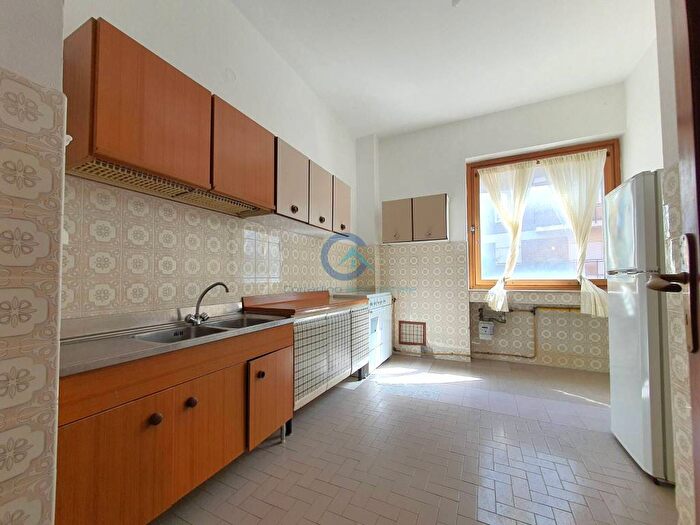 Appartamento quadrilocale in affitto in Via Madonna dei Cieli, Stadio Pontepiccolo, Catanzaro