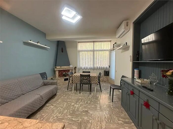 Appartamento trilocale in affitto in Via Adda, Acerra