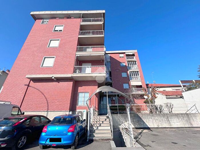 Appartamento trilocale in vendita in Corso Volta, Asti