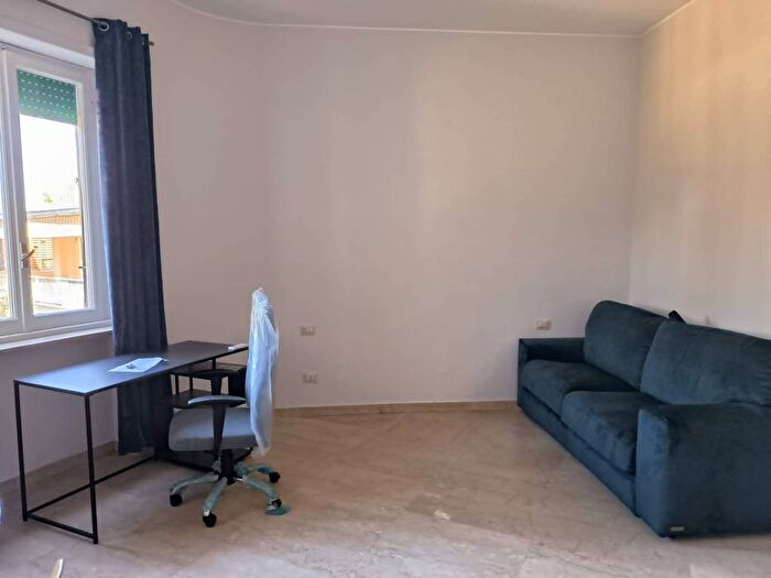 Appartamento monolocale in affitto in Via Archimede, Euclide, Roma