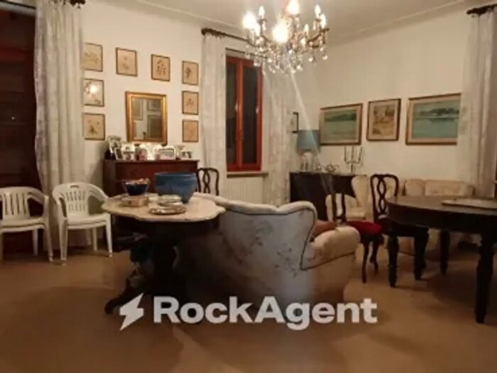 Casa con 6 locali in vendita in Via Manzoni, Frascarolo