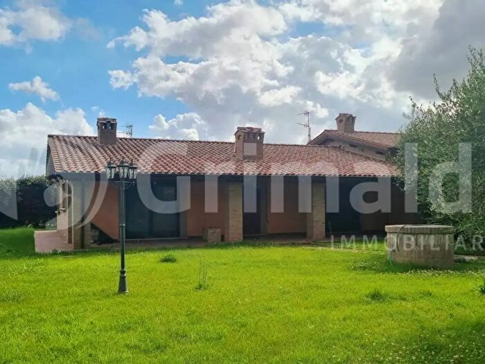 Casa con 5 locali in vendita in Via Cesare Guasti, Assisi