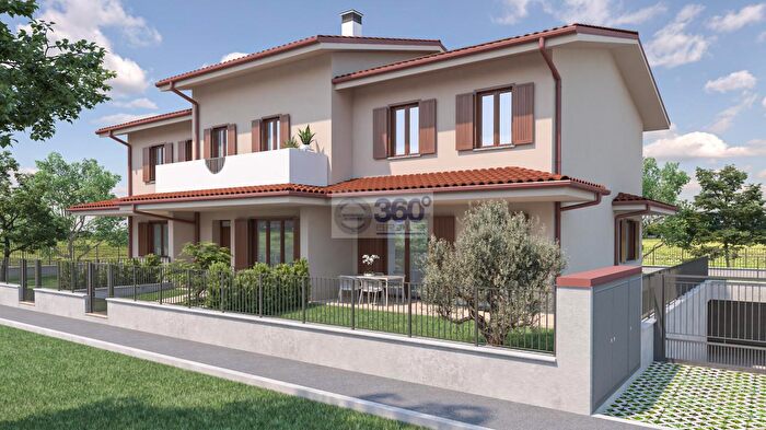 Casa quadrilocale in vendita in Rovato