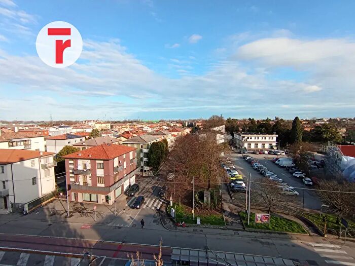 Appartamento quadrilocale in vendita in Via Jacopo da Ponte, Padova