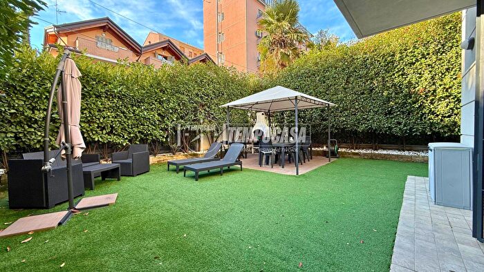 Appartamento bilocale in vendita in Via Monte Grappa, Cologno Monzese