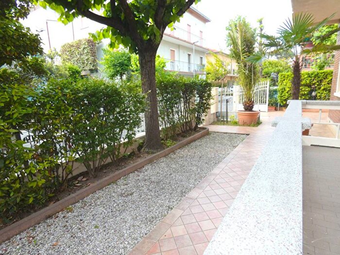 Appartamento con 5 locali in affitto in Viale Ugo Bassi, Abissinia, Riccione