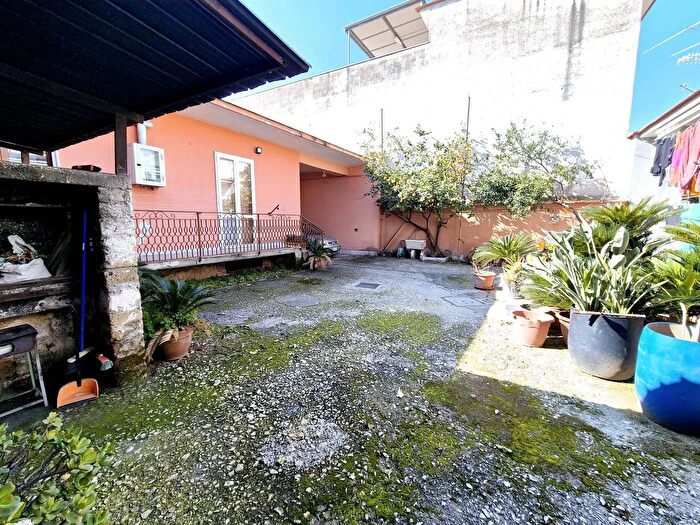 Casa con 5 locali in vendita in Caivano