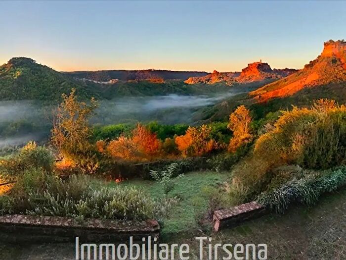 Casa con 5 locali in vendita in Lubriano