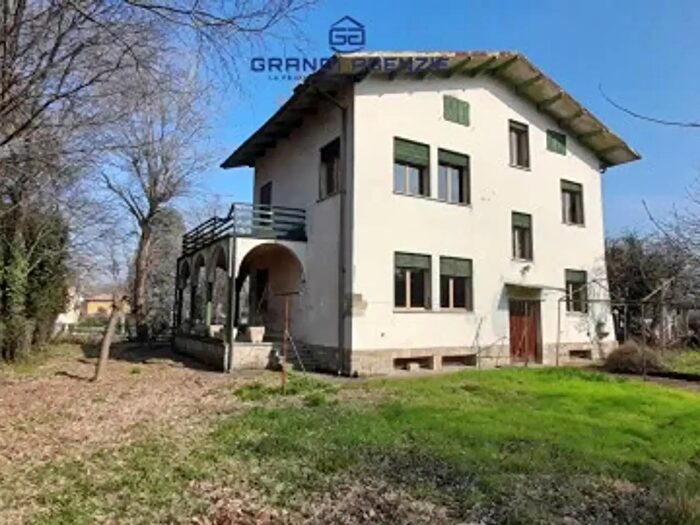 Casa con 6 locali in vendita in Strada Barco, Montecchio Emilia