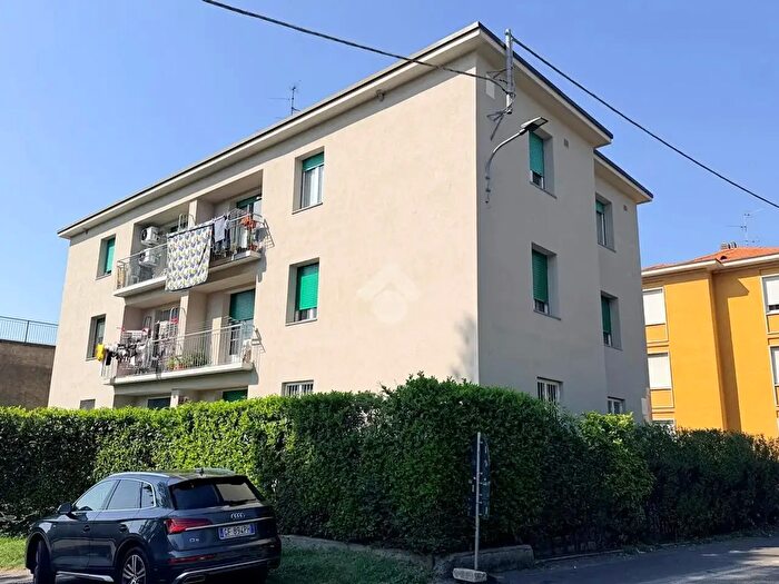 Appartamento trilocale in vendita in Via Firenze, Carate Brianza