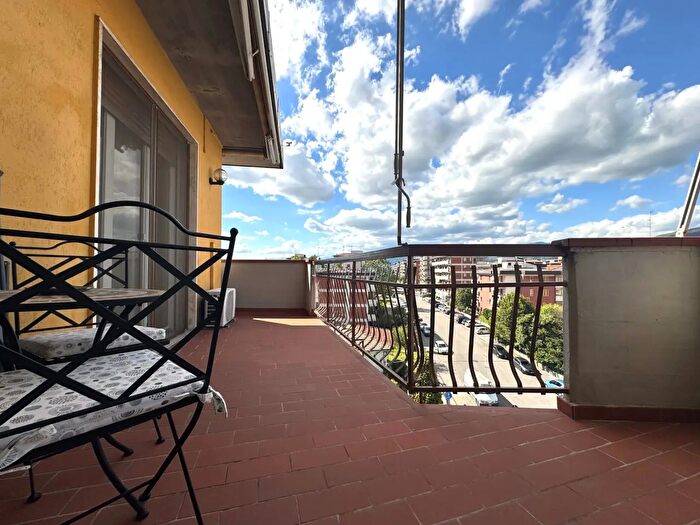 Appartamento con 5 locali in vendita in Via San Paolo, Prato