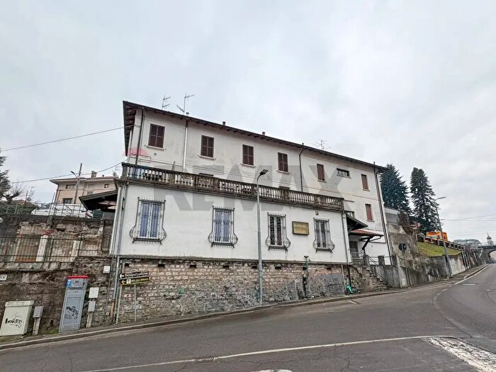 Appartamento in vendita in Via Dalmazia, Varese